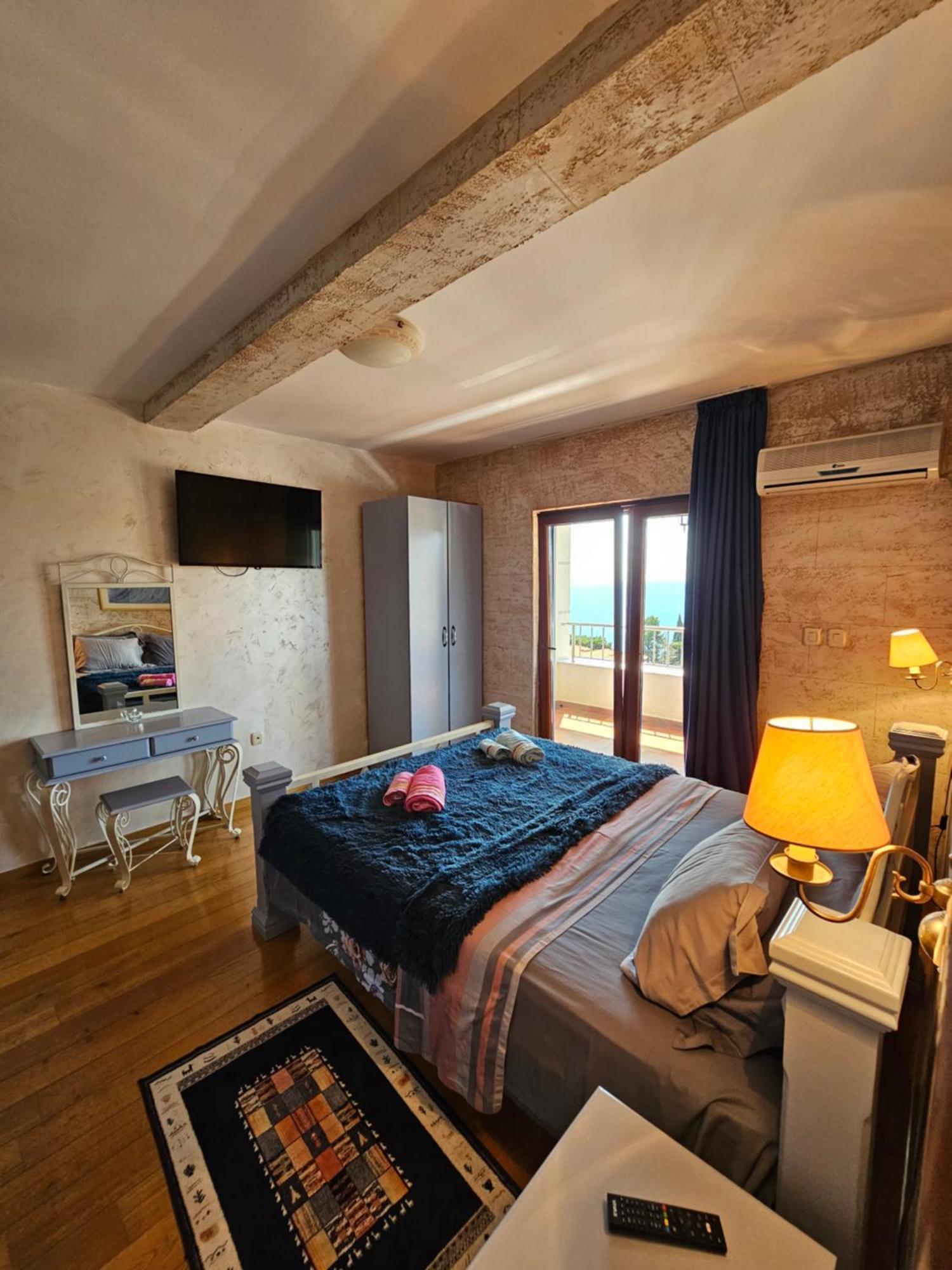 Medin Apartments Bluvista Petrovac Extérieur photo